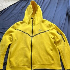 Nike Men's Yellow Jacket